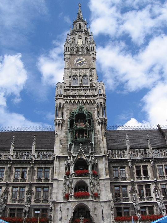 Muenchen 024.jpg - Unter der Regierung von König Ludwig I. von Bayern (1825–1848) wurde München zu einer weithin bekannten Kunststadt. Ludwigs Sohn Max II. (1848–1864) förderte insbesondere die Geisteswissenschaften.